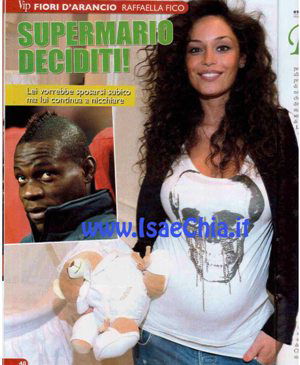 Raffaella Fico: “SuperMario Balotelli, deciditi!” preview