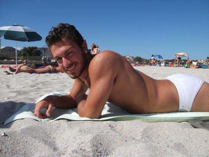 Dario Russomanno del Trono under: foto preview