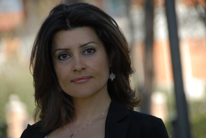 Uomini e Donne, il dramma dell’ex dama Elga Profili: tormentata da mesi da uno stalker, la sua storia finisce al telegiornale article-post