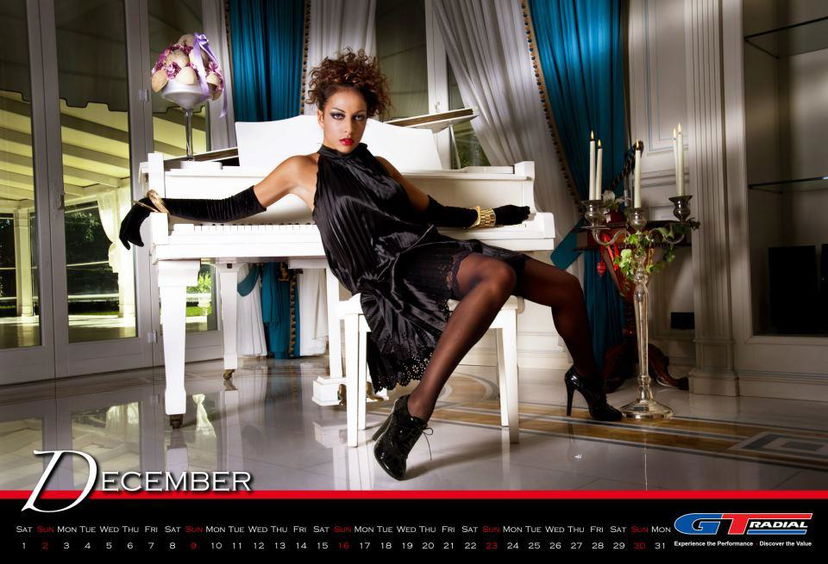 Enrica Saraniti posa per il calendario GT Radial 2012: foto preview
