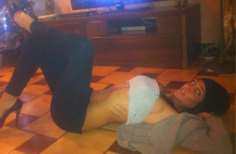 Jessica Cirasola vs. Karina Cascella: la corteggiatrice pubblica una sua foto su Facebook e scrive.. preview