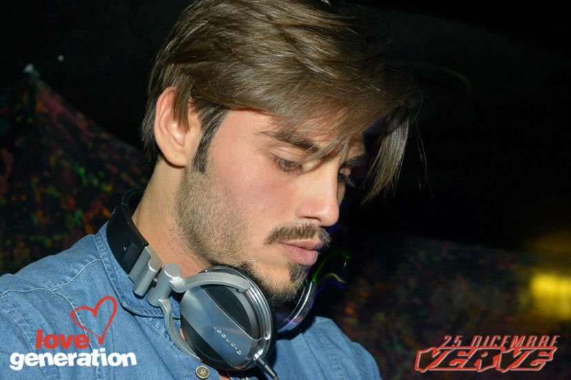 Francesco Monte ad una delle ultime serate: “Io e Teresanna Pugliese per Natale ci siamo regalati degli anelli di fidanzamento” preview