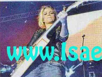 Emma Marrone, un tour da record: Ha venduto oltre 160 mila biglietti ed ha ritrovato l’amore… article-post