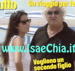 Elisabetta Gregoraci sexy, con ironia / In vacanza aspettando una bimba! preview