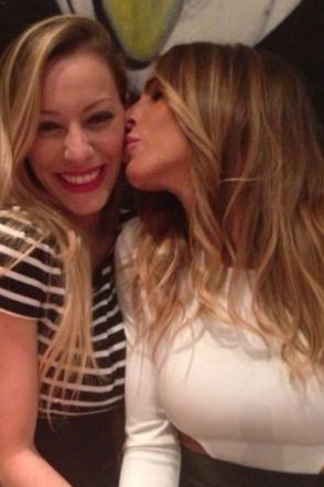 Guendalina Canessa e Karina Cascella attaccano Francesca De Andrè su Instagram: “Dovrebbe stare un po’ al posto suo!” preview