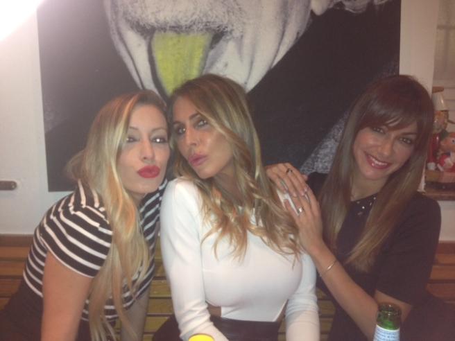 Karina Cascella festeggia il compleanno in compagnia di Guendalina Canessa, Melita Toniolo e Giacomo Urtis: foto preview