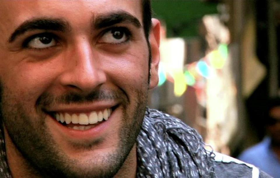 Fattore M: spazio dedicato a Marco Mengoni. L’imminente chiusura del nuovo album e la probabile presenza di brani in inglese. Gli auguri musicali di Marco alla fanpage per il nuovo anno… article-post