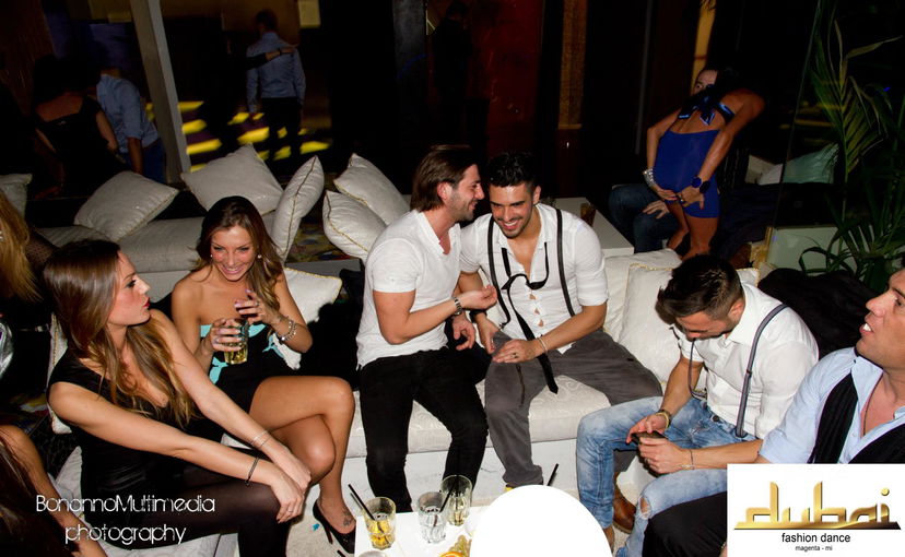 Cristian Gallella e Tara Gabrieletto trascorrono la notte di Capodanno in discoteca con amici: foto preview