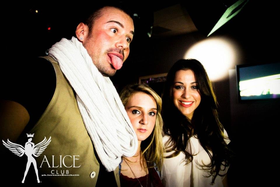 Teresanna Pugliese e Jack Vanore in discoteca per i casting di ‘Uomini e Donne’: foto