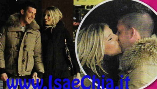 Giulia Calcaterra resta a Striscia La Notizia e bacia il suo fidanzato Andrea Rodini
