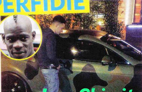 Mario Balotelli sbarca al Milan e a Manchester lo salutano così / Valeria Marini si sposa e sul suo abito bianco si apre un mistero preview