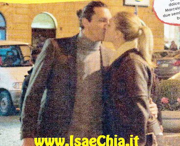 Marcelo Fuentes e Sofia Bruscoli: baci nella notte preview