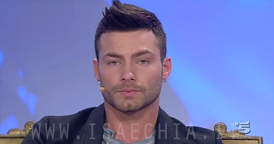 Eugenio Colombo ad un fan che lo incontra in aereoporto: “Tra 15 giorni farò la mia scelta. I miei fan mi dicono di scegliere Francesca Del Taglia..” preview