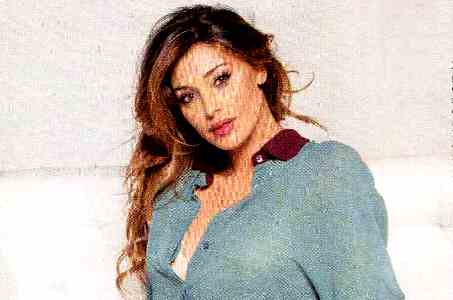 Belen Rodriguez? Con Stefano De Martino e Santiago…va a nozze / Il bacio della felicità preview