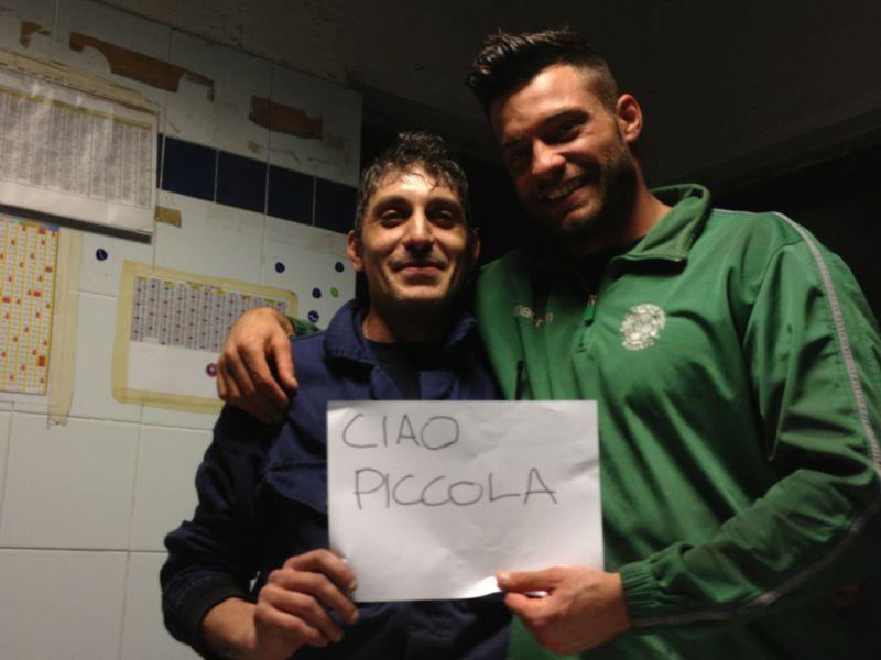 Eugenio Colombo mentre è a lavoro manda un saluto alla sua fidanzata tramite la sua fanpage: foto preview