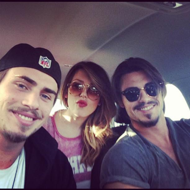 Francesco Monte con il fratello Stefano e la sua fidanzata: foto article-post