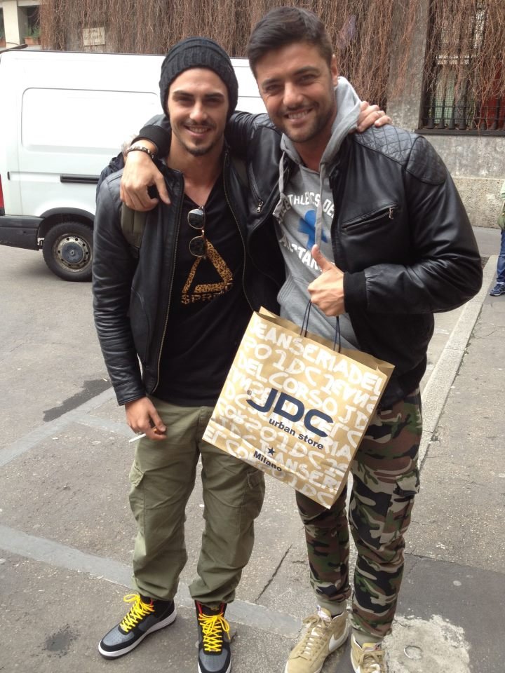 Francesco Monte e Marco Meloni fanno shopping a Milano: foto