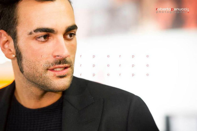 Fattore M: spazio dedicato a Marco Mengoni. #prontoacorrere è disco d’oro. Marco in duetto con Verdiana ad Amici-il serale. La partecipazione alla trasmissione Neri Poppins di Neri Marcorè. La videochat con Mollica: il tour estivo/invernale e la scelta di “Pronto a correre” come prossimo singolo preview