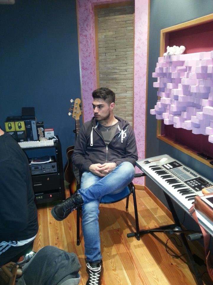 Ruben Mendes in studio per registrare il suo album: foto