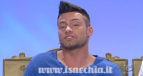 Eugenio Colombo: alcuni fan lo incontrano insieme alla sua scelta (foto) preview