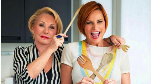 Simona Ventura: “Mamma, non senti profumo di nozze?” preview