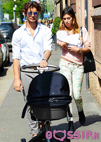 Belen Rodriguez e Stefano De Martino a spasso con il piccolo Santiago: foto preview
