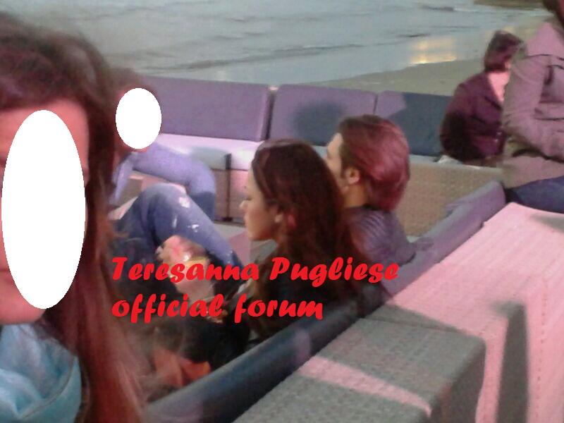 Teresanna Pugliese e Francesco Monte ‘paparazzati’ dai fan in un locale: foto preview