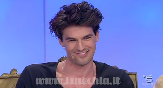 La fidanzata di Andrea Offredi oggi insieme al fratello di lui: foto article-post