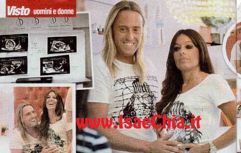 Samuele Mecucci e la fidanzata aspettano un bebè: Mecucci Jr è in pancia e già strappa sorrisi