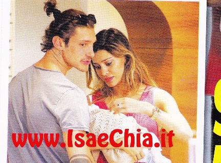 Stefano De Martino e Belén Rodriguez al settimo cielo (ma fanno infuriare i pediatri d’Italia!) article-post