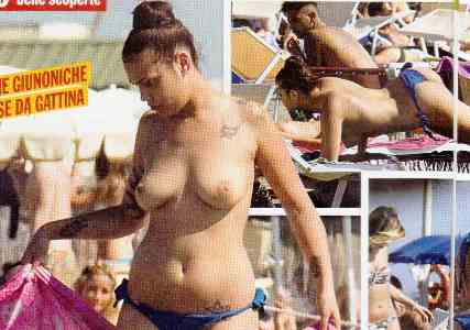 Chi è il bel fusto che non resiste a Mara Adriani “desnuda”? preview