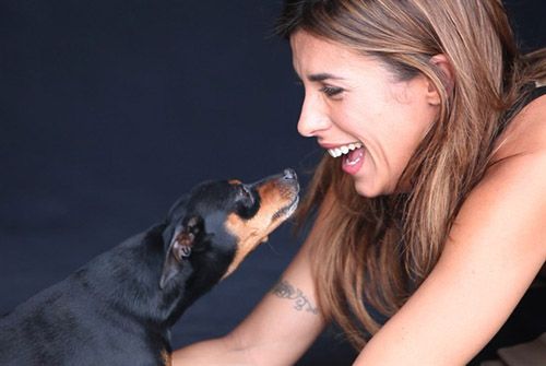 Elisabetta Canalis madrina dell’iniziativa Onlus contro l’abbandono degli animali: foto preview