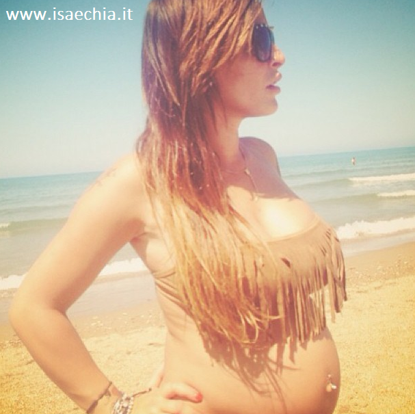 Guendalina Tavassi: su Instagram le foto del pancione dell’ex gieffina preview