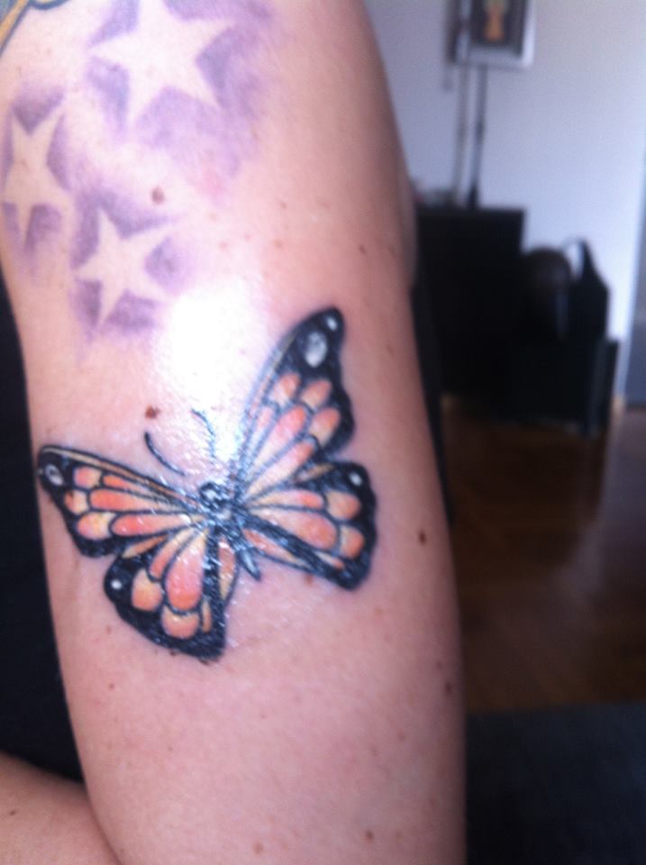 Karina Cascella si fa un nuovo tatuaggio: foto article-post