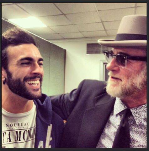 Fattore M: spazio dedicato a Marco Mengoni. Si è conclusa l’anteprima de “L’Essenziale Tour”. #prontoacorrere è disco di platino. La partecipazione ai WMA 2013 e l’incontro con De Gregori. Marco ospite a “Edicola Fiore”. Il singolo “L’essenziale” inciso in spagnolo. La video-intervista per RDS preview