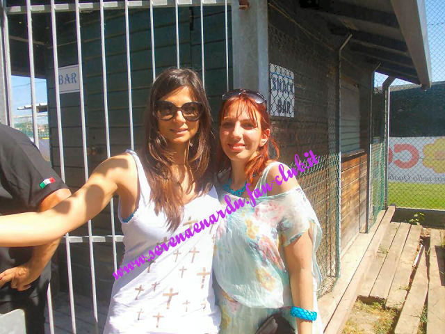 Serena Enardu con il fidanzato Pago ad un evento di beneficenza: foto e resoconto preview