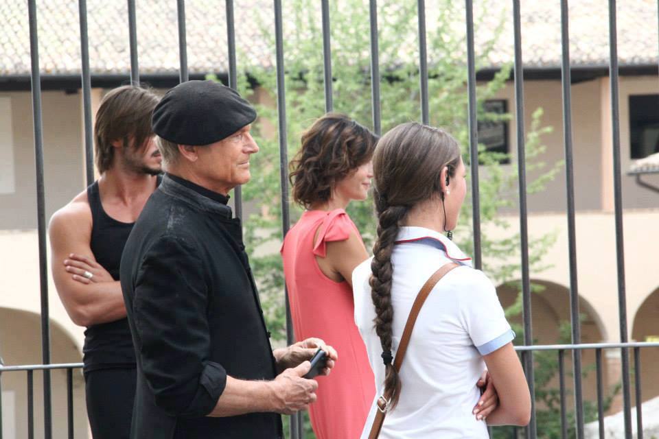 Francesco Monte sul set di ‘Don Matteo 9’ con Terence Hill: le foto article-post