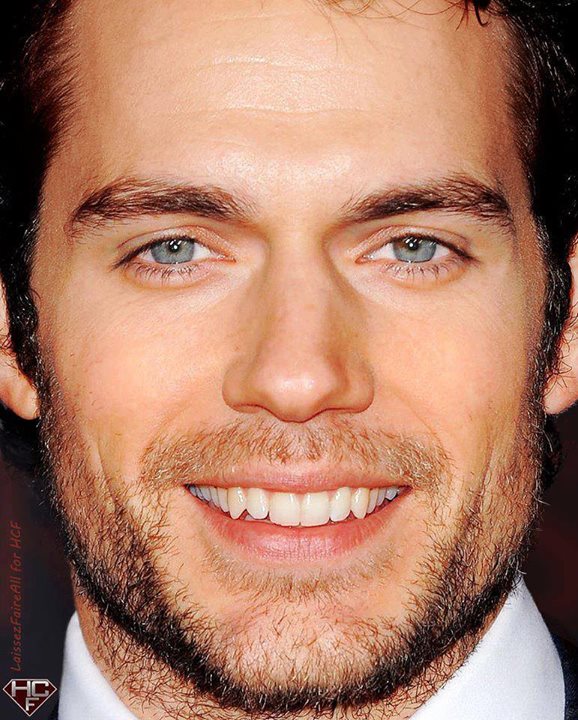 Henry Cavill, sex symbol del momento, sarebbe il candidato ideale per ricoprire il ruolo di Christian Grey? article-post