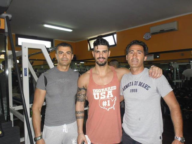 Cristian Gallella ospite in una palestra: foto preview