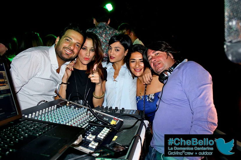 Teresanna Pugliese in discoteca con gli amici: foto preview