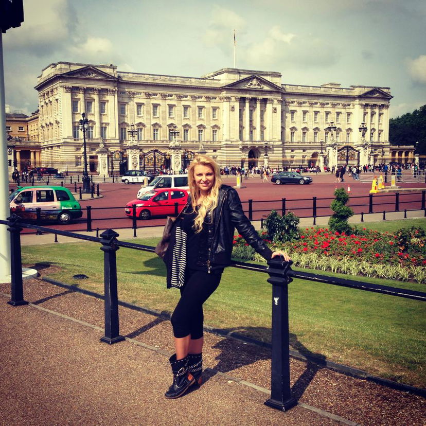 Stefania Zappa in vacanza a Londra: le foto preview