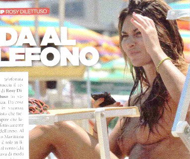 Rosy Dilettuso: nuda al telefono preview
