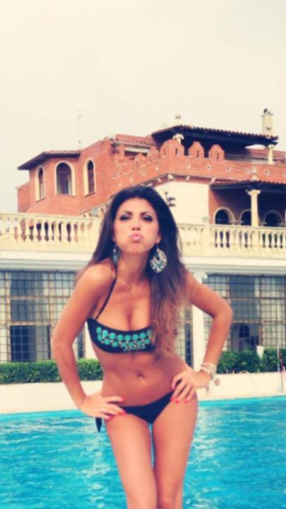 Flora Canto: nuove foto preview