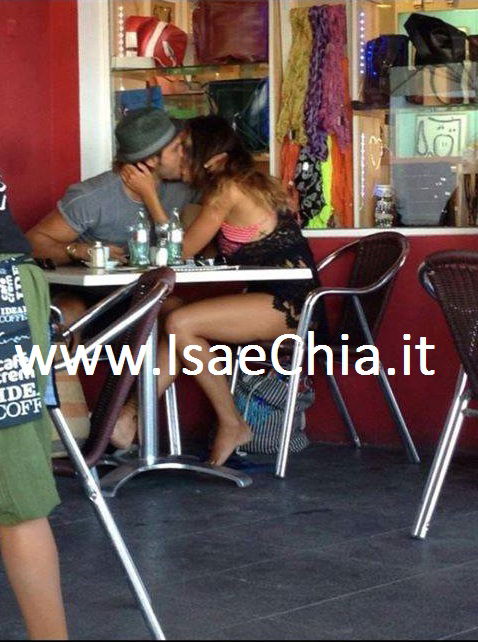 Francesco Monte e Cecilia Rodriguez: la foto con il bacio preview