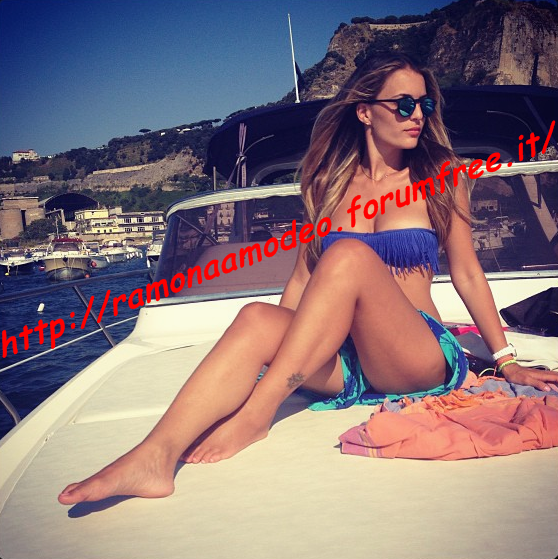 Ramona Amodeo al mare con gli amici: foto preview