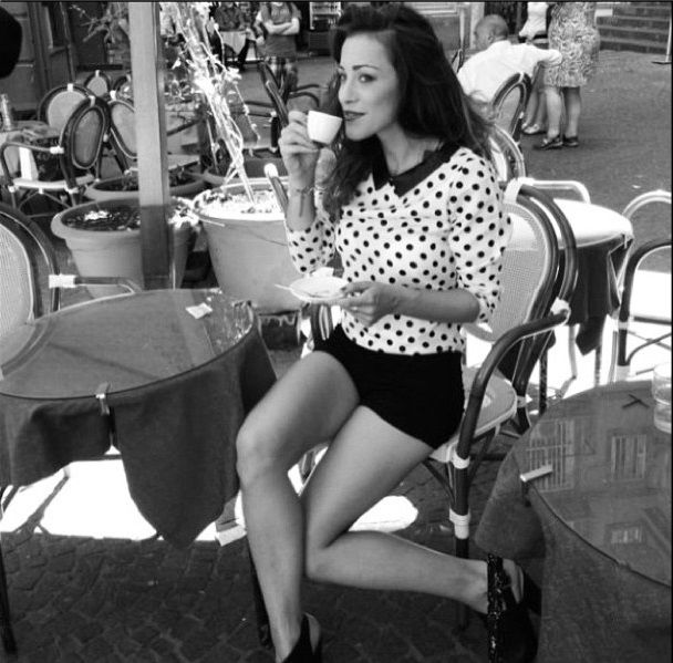 Teresanna Pugliese: nuove foto posate preview