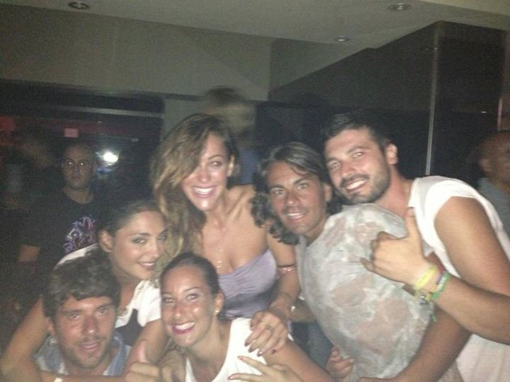 Teresanna Pugliese l’altro ieri sera in discoteca con gli amici: foto