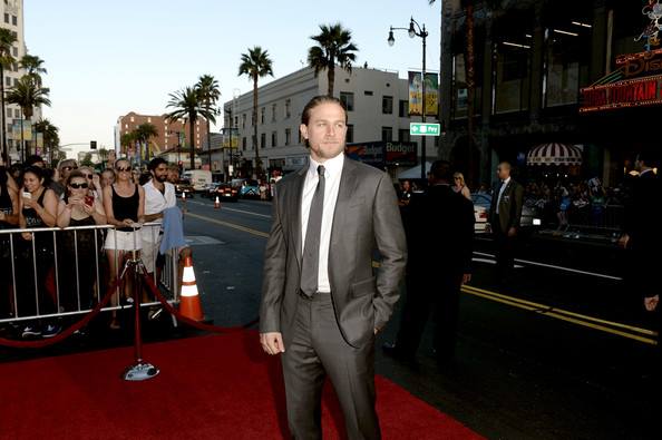 Charlie Hunnam rilascia le prime dichiarazioni a proposito del suo ruolo di Christian Grey: foto e video preview