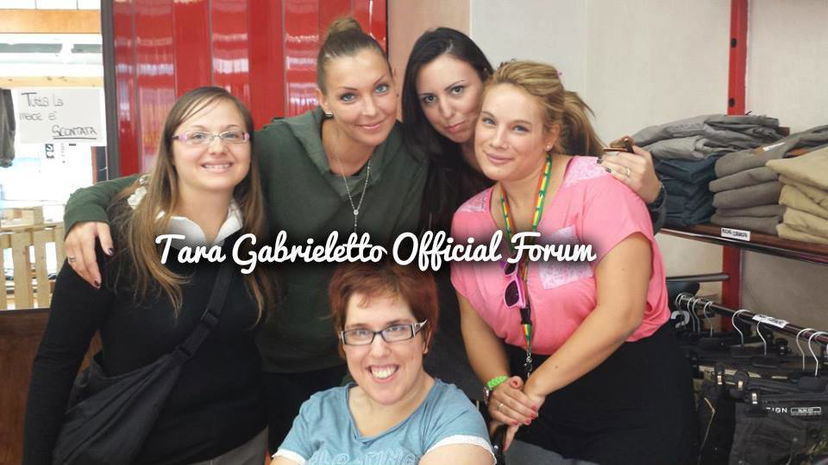 Tara Gabrieletto: alcune fan la incontrano nel suo negozio (resoconto e foto) preview