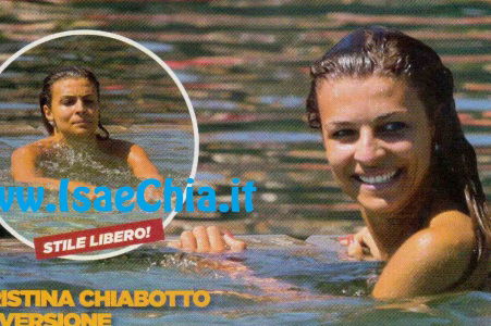 Cristina Chiabotto in versione sirenetta a Rapallo preview
